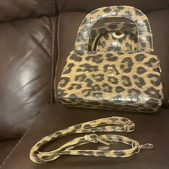 Leopard Mini Satchel Bag with Lock Closure and 41” Crossbody Strap NWOT - Picture 3 of 8